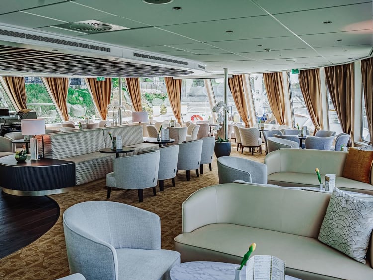 Rousse Prestige: Salon panoramique