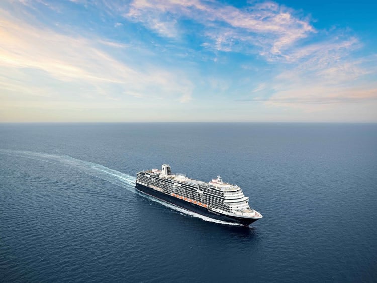 Rotterdam: Schiff Aussenansicht