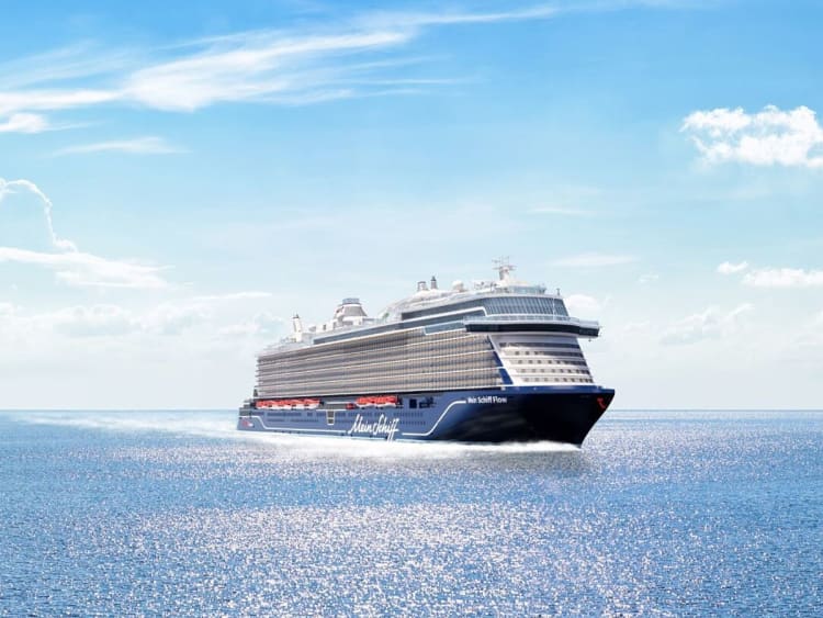 Orient and Emirates Cruise Roundtrip from Dubai