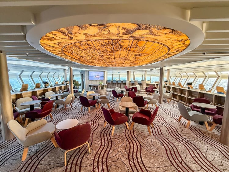 Finnmarken: Panoramalounge auf Deck 8