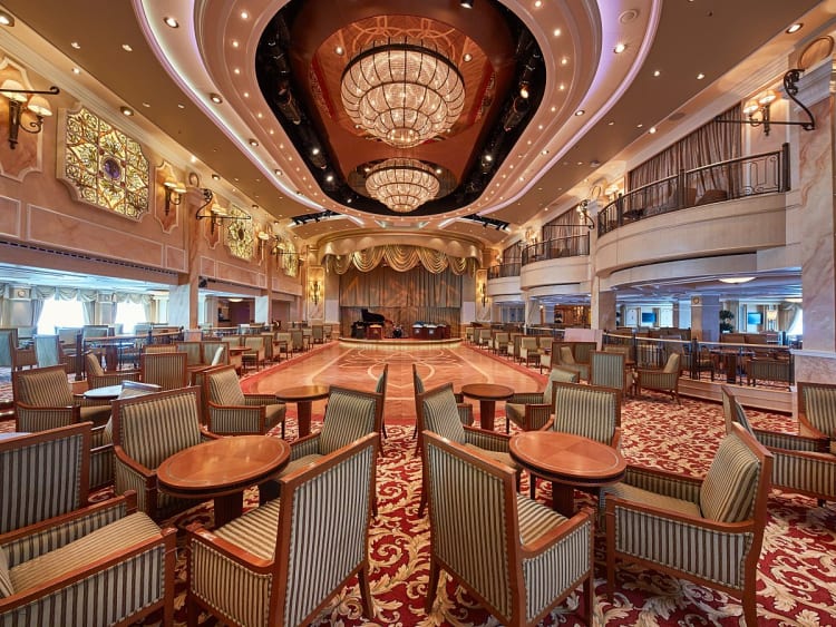 Queen Victoria: Queens Room auf Deck 2