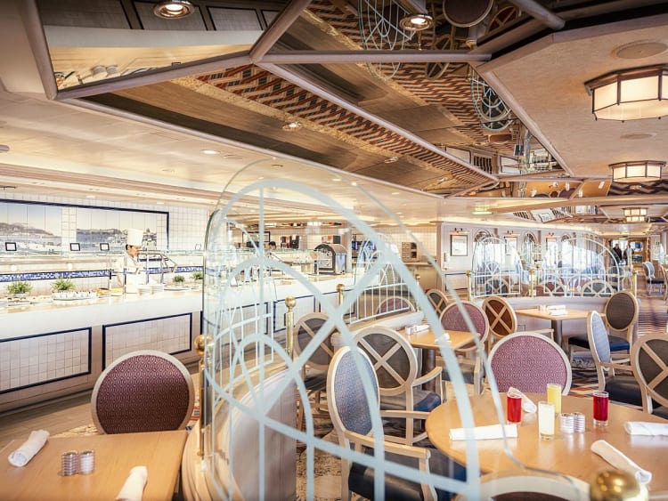 Queen Victoria: Lido Restaurant auf Deck 9