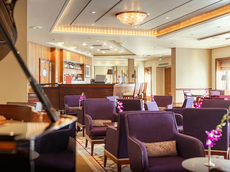 Queen Mary 2: Grills Lounge auf Deck 7