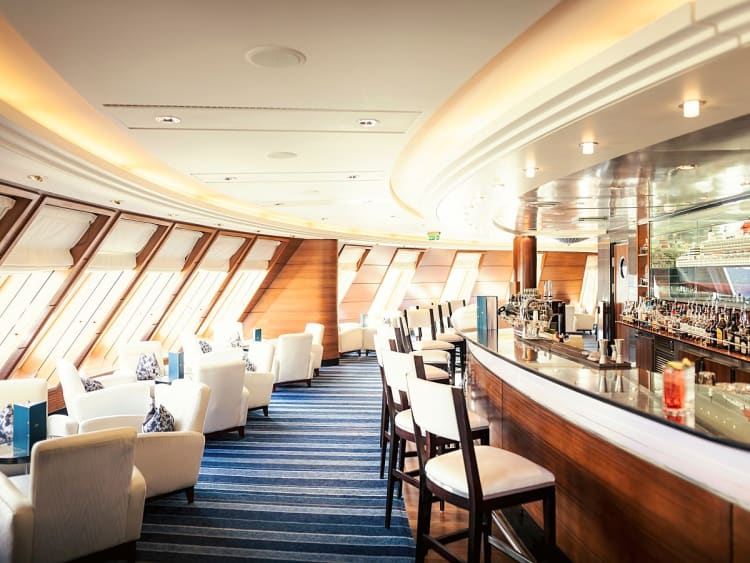 Queen Mary 2: Commodore Club auf Deck 9