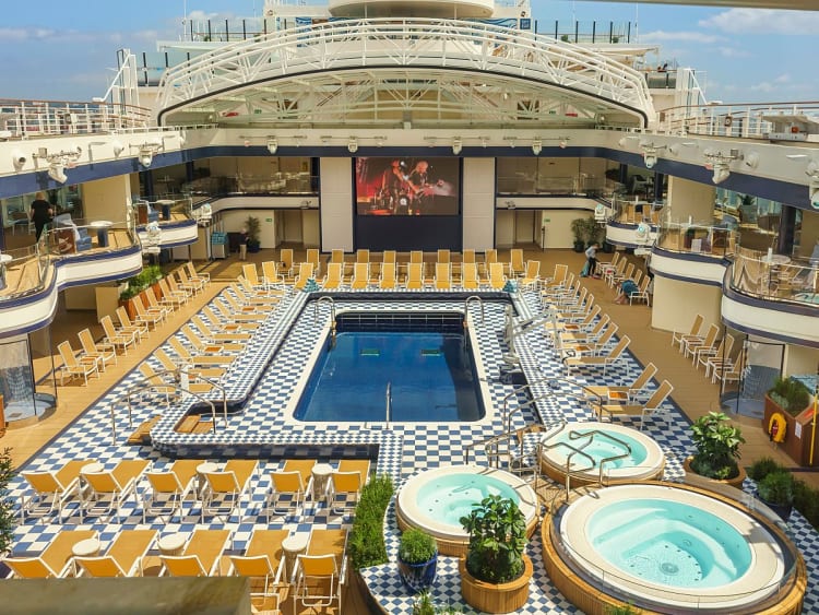 Queen Anne: Sonnendeck, The Pavillion