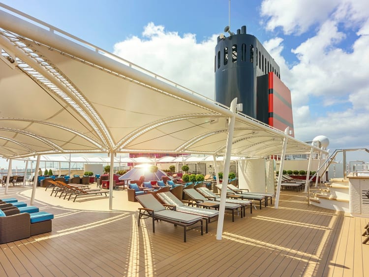 Queen Anne: Grills Terrace auf Deck 11