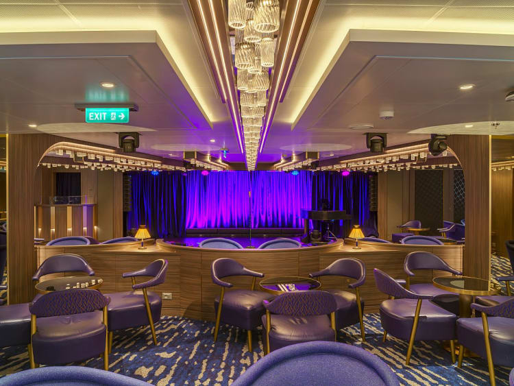 Queen Anne: Bright Lights Society auf Deck 2