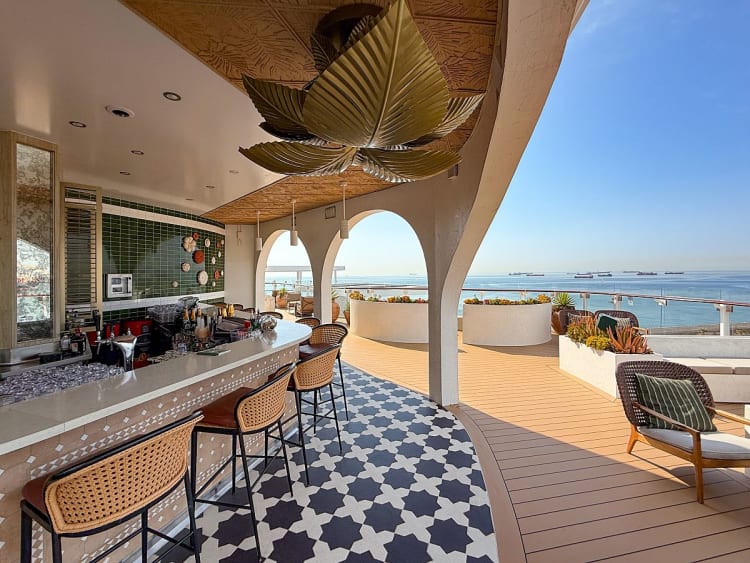 Celebrity Ascent: Sunset bar