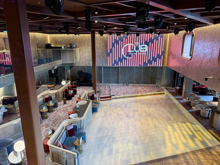 Celebrity Ascent: The Club