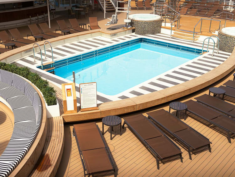 Queen Anne: Panorama Pool Club auf Deck 9
