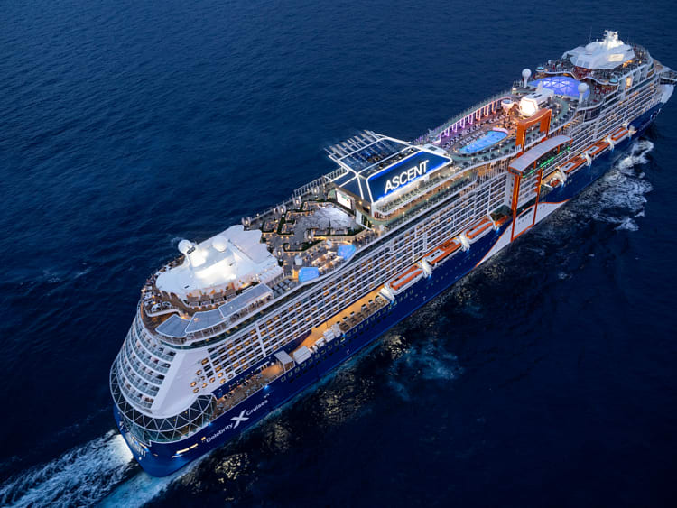 Celebrity Ascent: Obenansicht Schiff