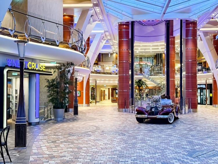 Allure of the Seas: The Royal Promenade