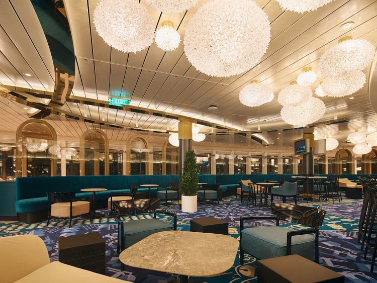 Costa Toscana: Kartel Bar no deck 7