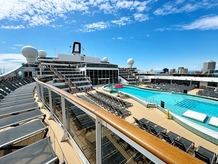 MSC World Europa: Pooldeck