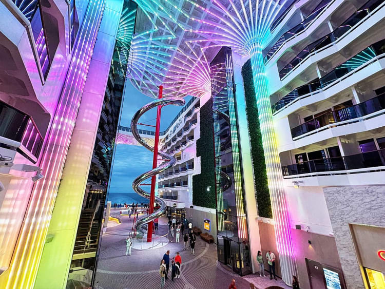 MSC World Europa: Promenade