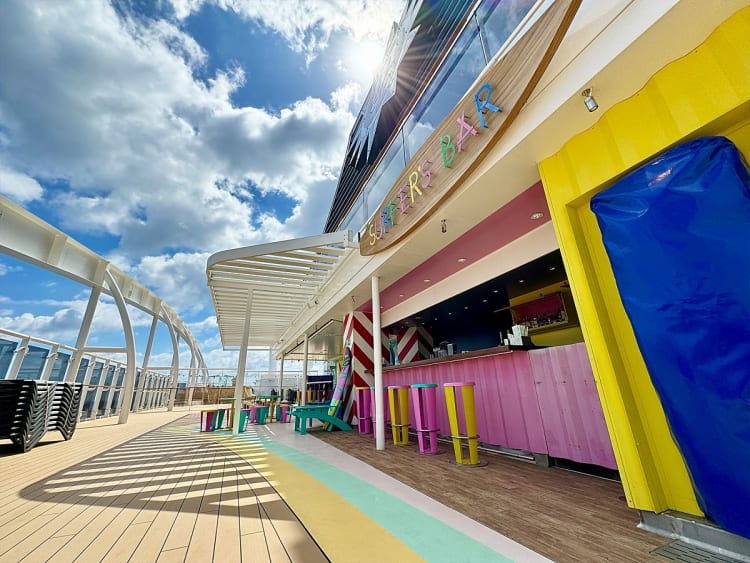 MSC World Europa: Surfers Bar