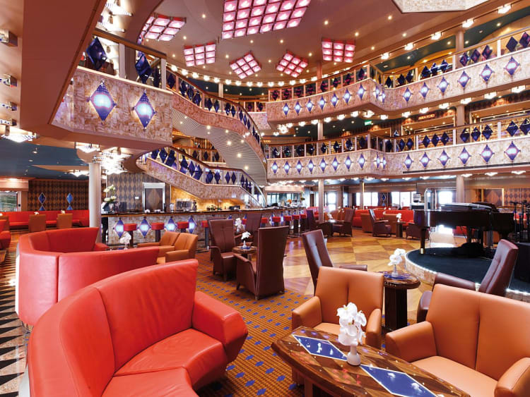 Costa Favolosa: Atrio dei Diamanti auf Deck 3