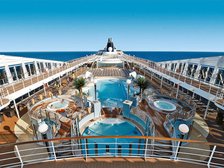 MSC Poesia: Sonnendeck mit Pools und Power-Walking-Strecke