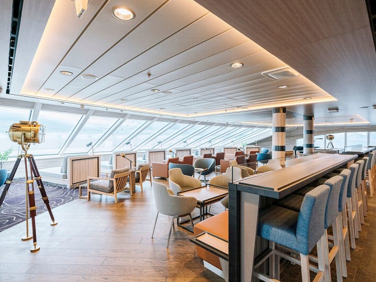 Fridtjof Nansen: Explorer Lounge auf Deck 10