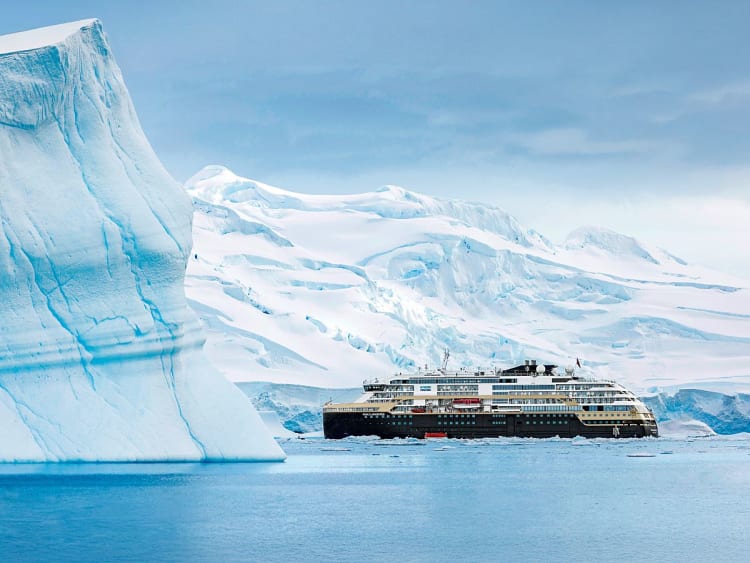 Roald Amundsen: Au&szlig;enansicht