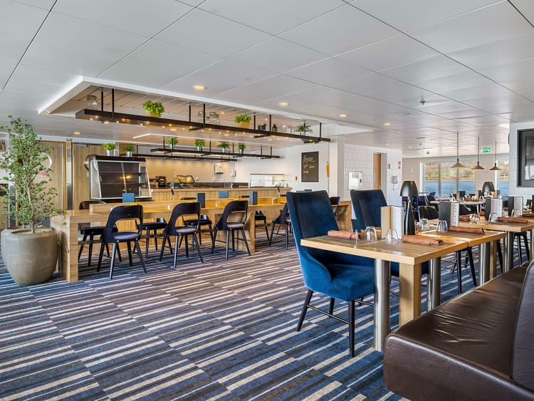 Spitsbergen: Restaurant Brygga auf Deck 5