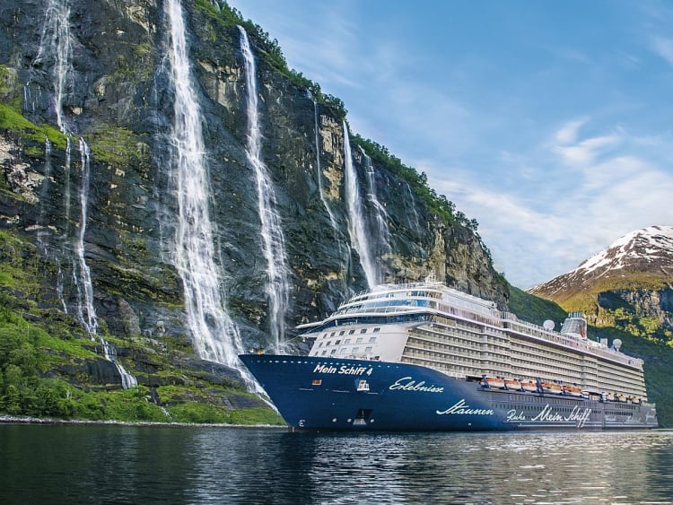 Mein Schiff 4: Au&szlig;enansicht