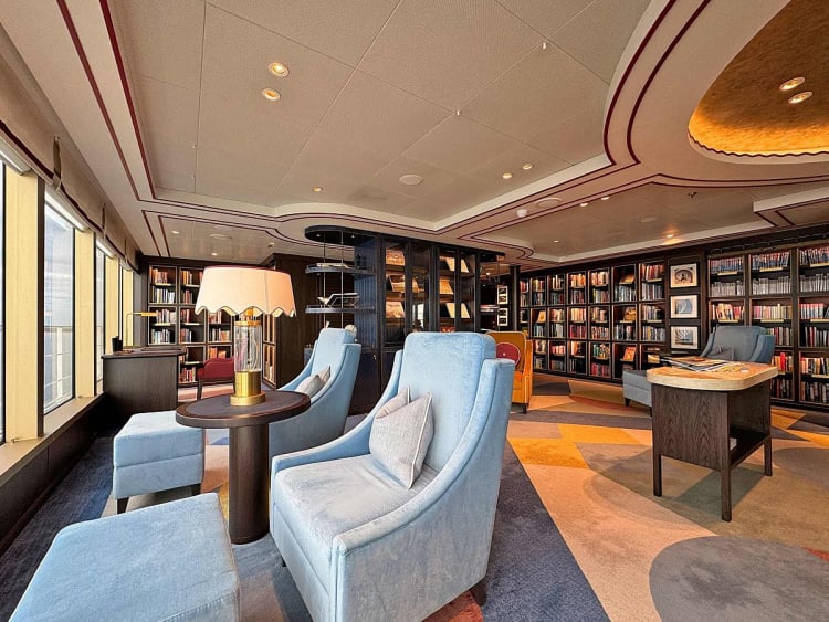 Queen Anne: Bibliothek auf Deck 12