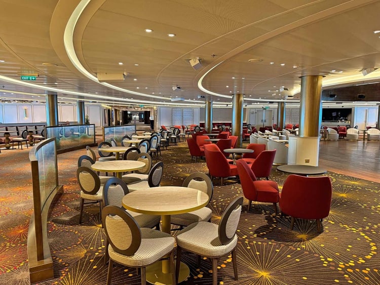 Queen Anne: Queens Room auf Deck 3