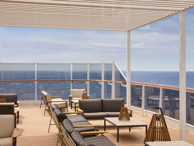 EXPLORA I: Sky Lounge auf Deck 14