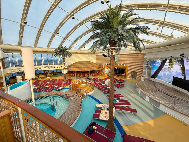 AIDAnova: Beach Club auf Deck 17