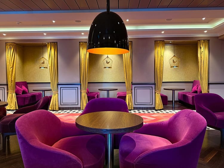 AIDAnova: French Kiss Bistro auf Deck 7