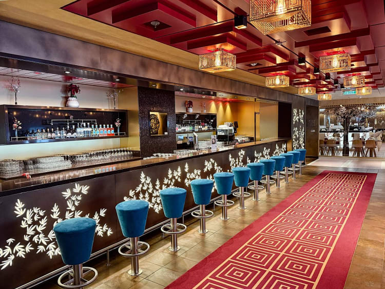 AIDAnova: Tokyo Bar auf Deck 6