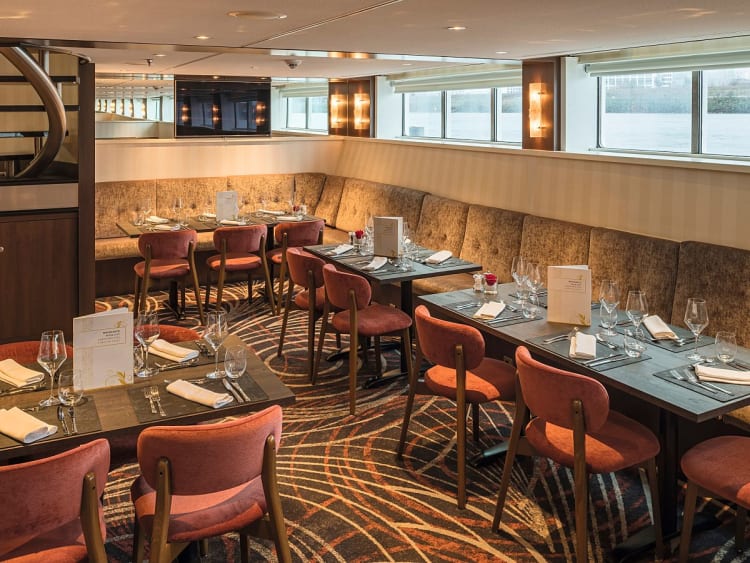 Edelweiss: Restaurant Jungfrau auf dem Hauptdeck