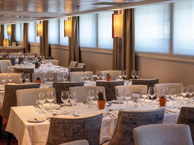 Douro Spirit: Restaurant auf dem Unterdeck