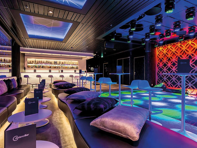 Mein Schiff 5: Abtanz Bar Deck 5