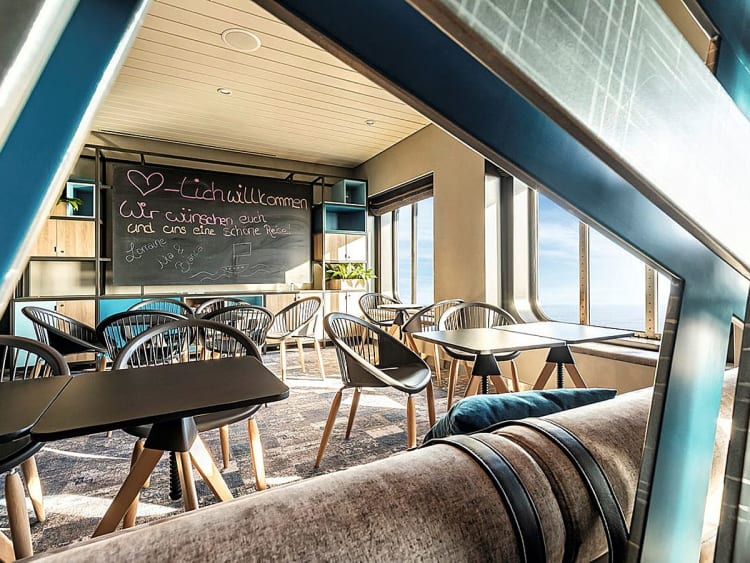 Mein Schiff 2: Sturmfrei - Teenslounge Deck 4