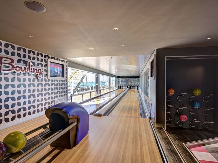 MSC Meraviglia: Bowling Deck 16