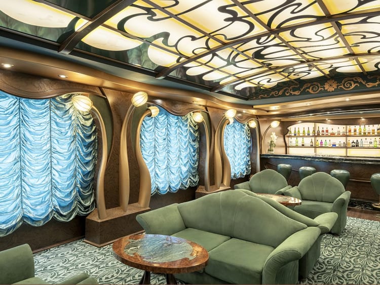 MSC Splendida: The cigar lounge Deck 6