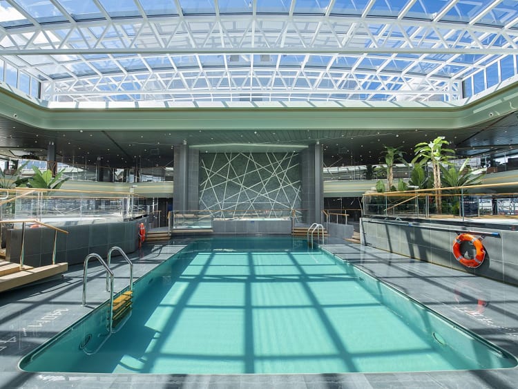 MSC Virtuosa: Tropical Pool Deck 15