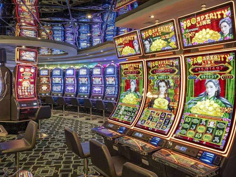 MSC Divina: Casin&ograve; Veneziano Deck 6