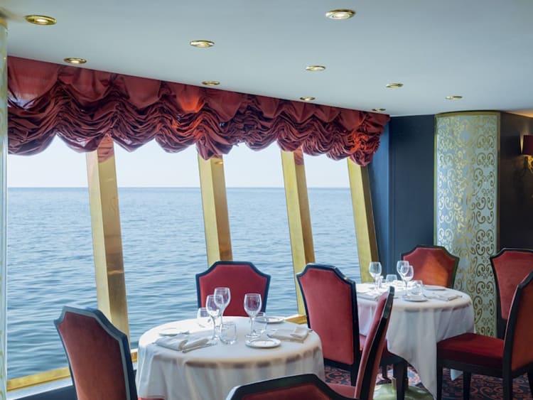 MSC Divina: Villa Rossa Deck 6