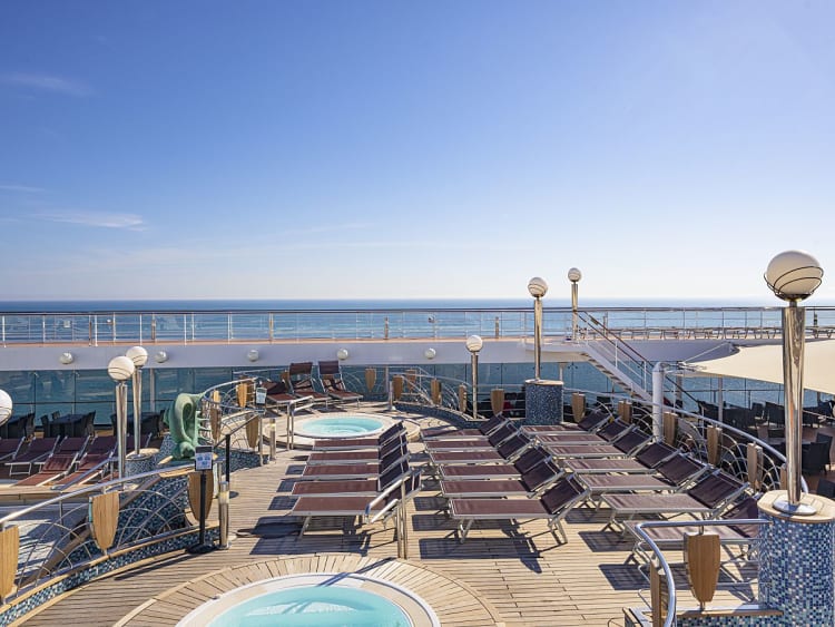 MSC Orchestra: Sonnendeck whirlpool bath Deck 13