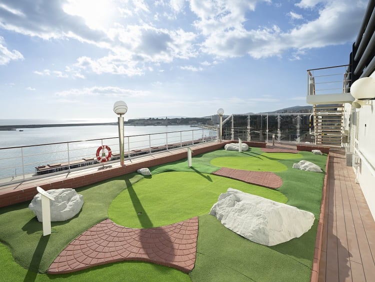 MSC Orchestra: Minigolf Deck 15