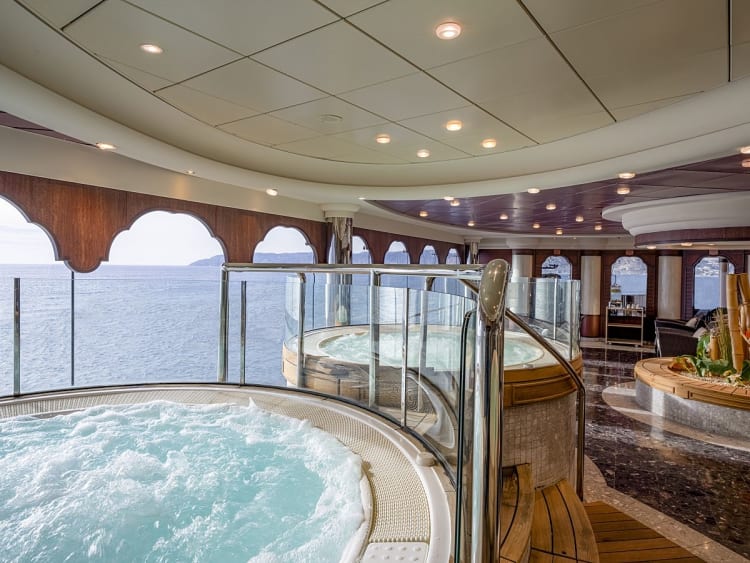 MSC Orchestra: MSC Aurea Spa nur f&uuml;r G&auml;ste der Aurea Erlebniswelt - whirlpool bath Deck 13