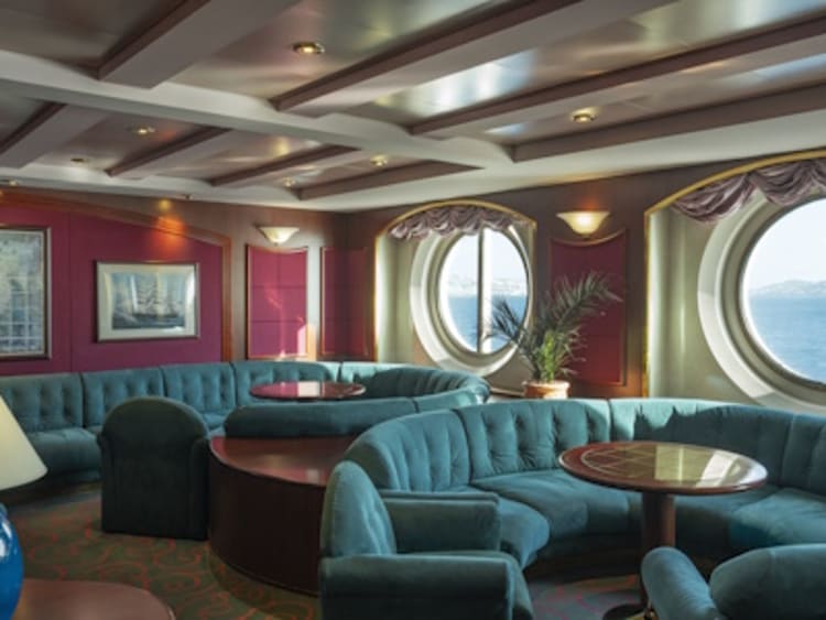 MSC Lirica: Lord Nelson Pub Deck 5