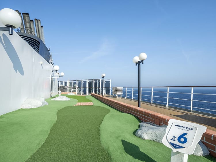 MSC Lirica: Adventure Golf Deck 13