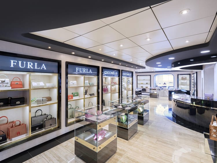 MSC Lirica: La Galleria Shop Deck 6