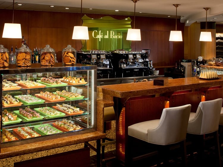 Celebrity Infinity: Caf&eacute; Al Bacio