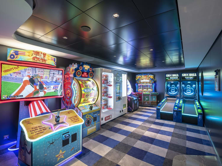 MSC Bellissima: Virtual Games Arcade & Bowling