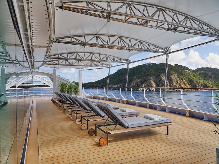 Silver Dawn: Otium Spa Au&szlig;enbereich Deck 6